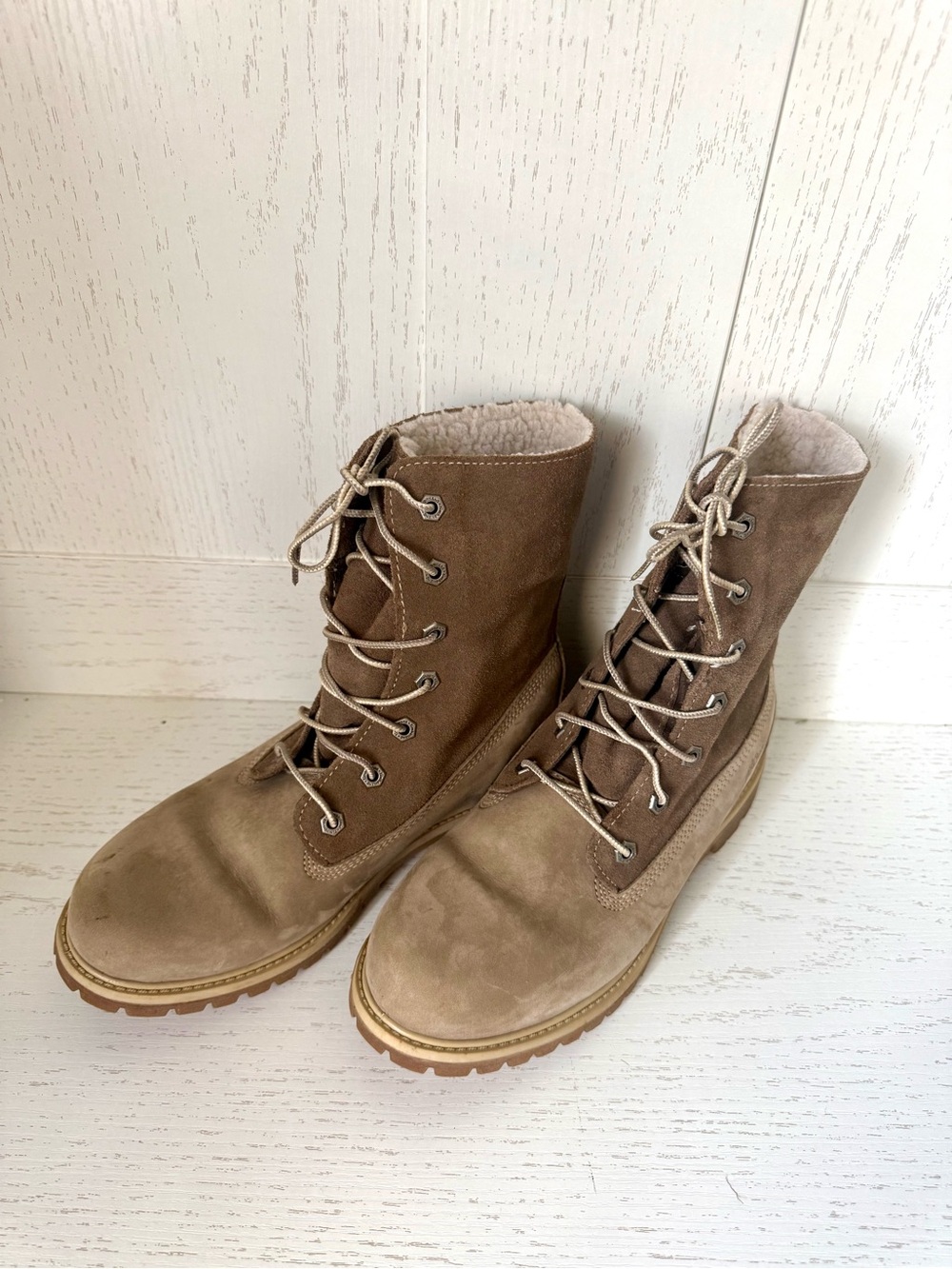Timberland Women's Lace-Up Suede Boots - Tan size 9